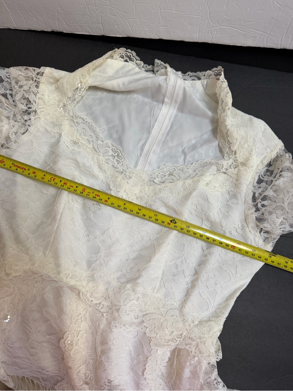 VTG Ivory Lace Bridal Gown Scalloped Neckline Short Sleeves Wedding Dress Sz 12 - Picture 10 of 16